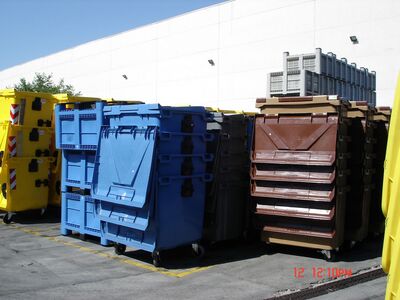 660 litre plastik çöp konteyneri